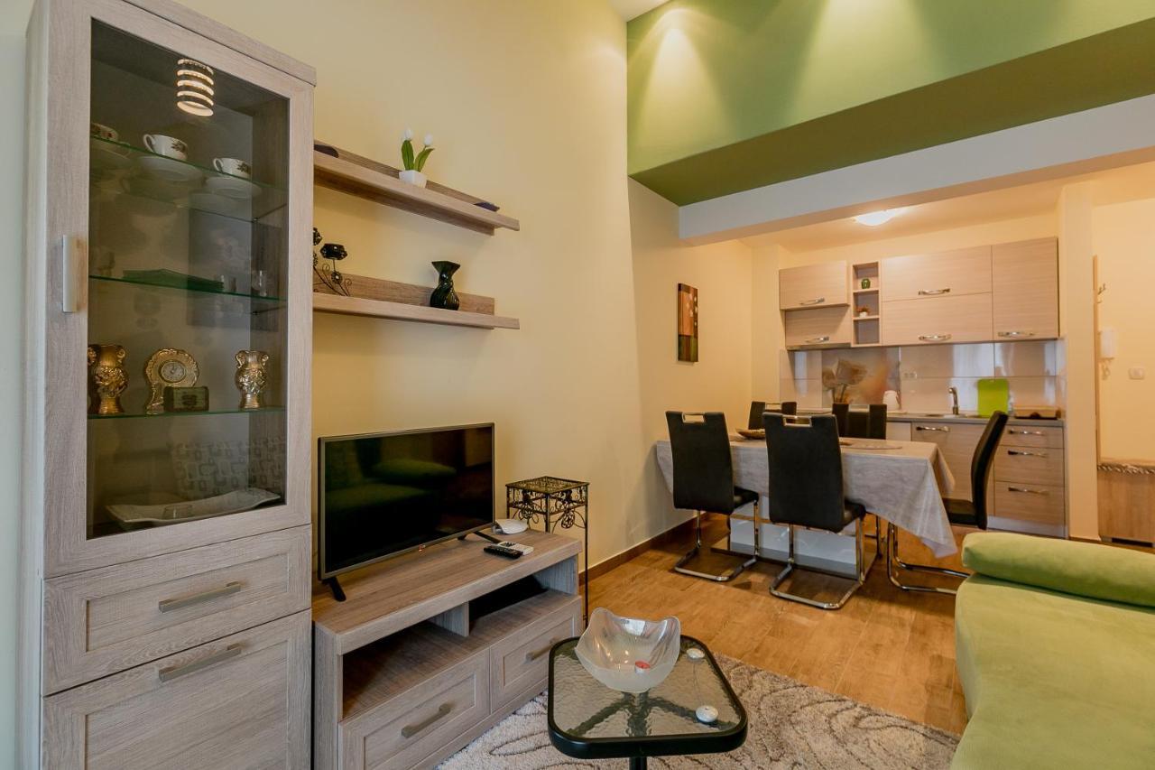 Apartments Rivijera تْشيرسيك نوفي المظهر الخارجي الصورة
