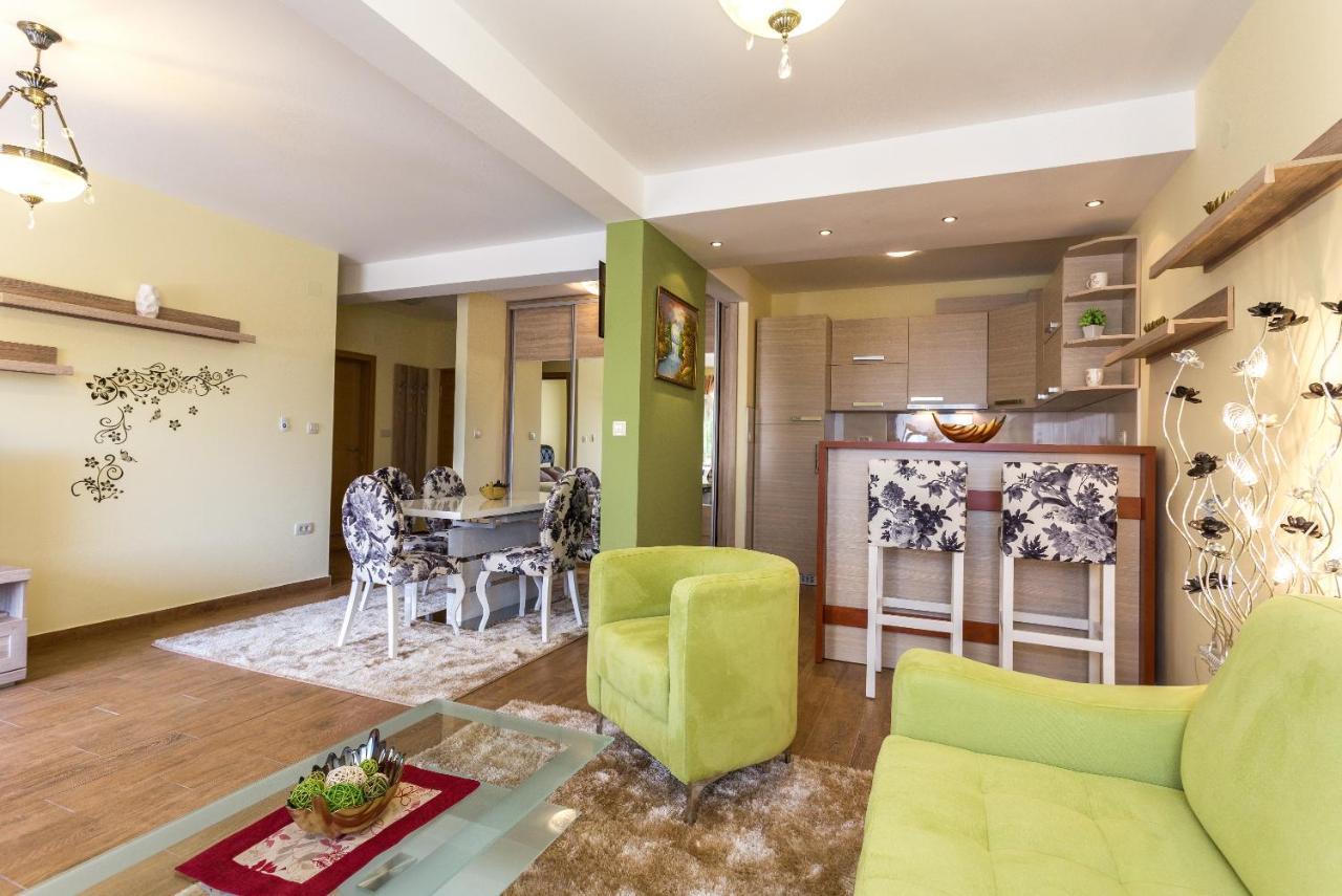 Apartments Rivijera تْشيرسيك نوفي المظهر الخارجي الصورة