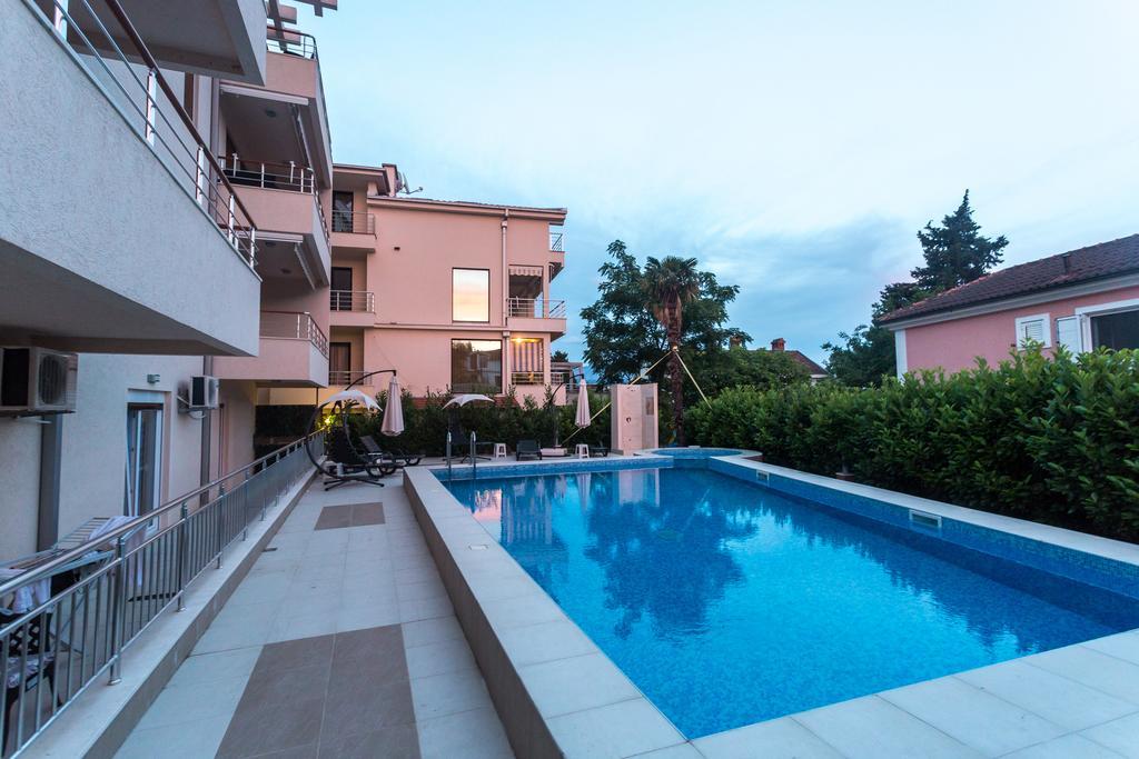 Apartments Rivijera تْشيرسيك نوفي المظهر الخارجي الصورة