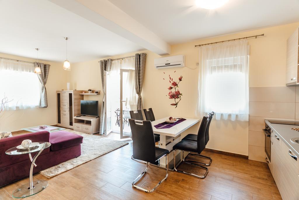 Apartments Rivijera تْشيرسيك نوفي المظهر الخارجي الصورة
