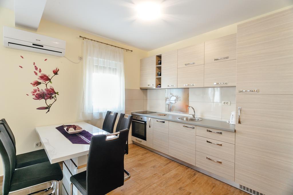 Apartments Rivijera تْشيرسيك نوفي المظهر الخارجي الصورة