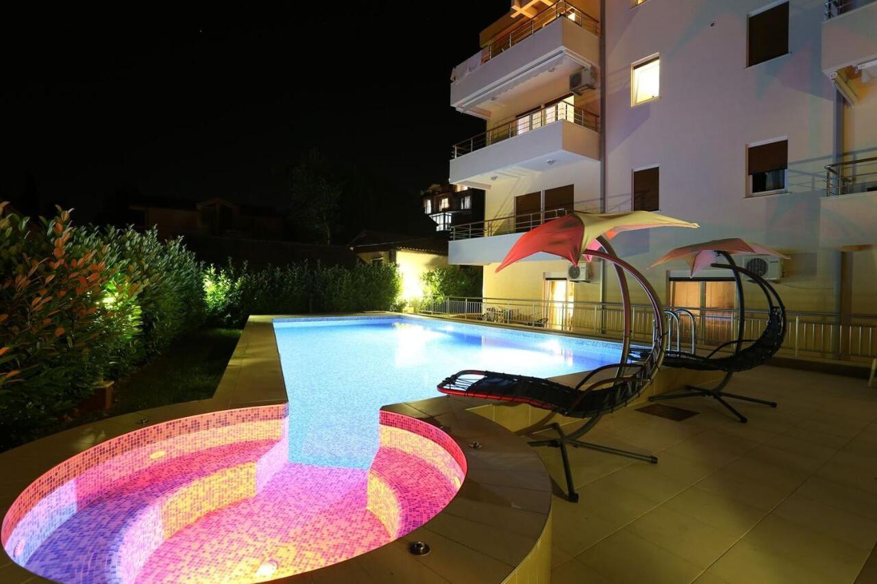 Apartments Rivijera تْشيرسيك نوفي المظهر الخارجي الصورة